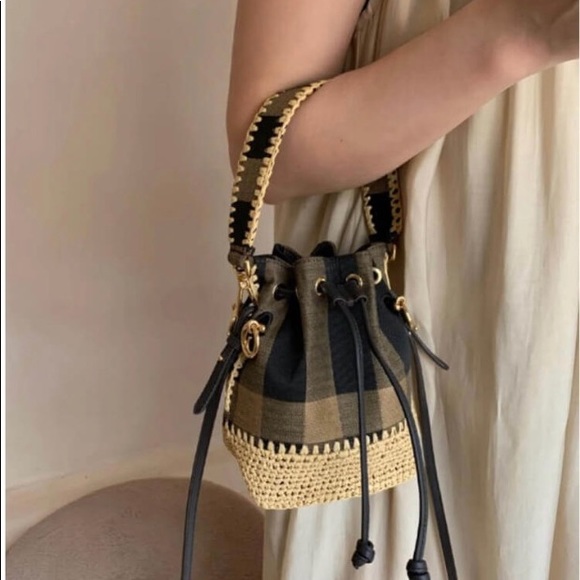Fendi Mon Tresor Mini Raffia and Canvas - Picture 3 of 7
